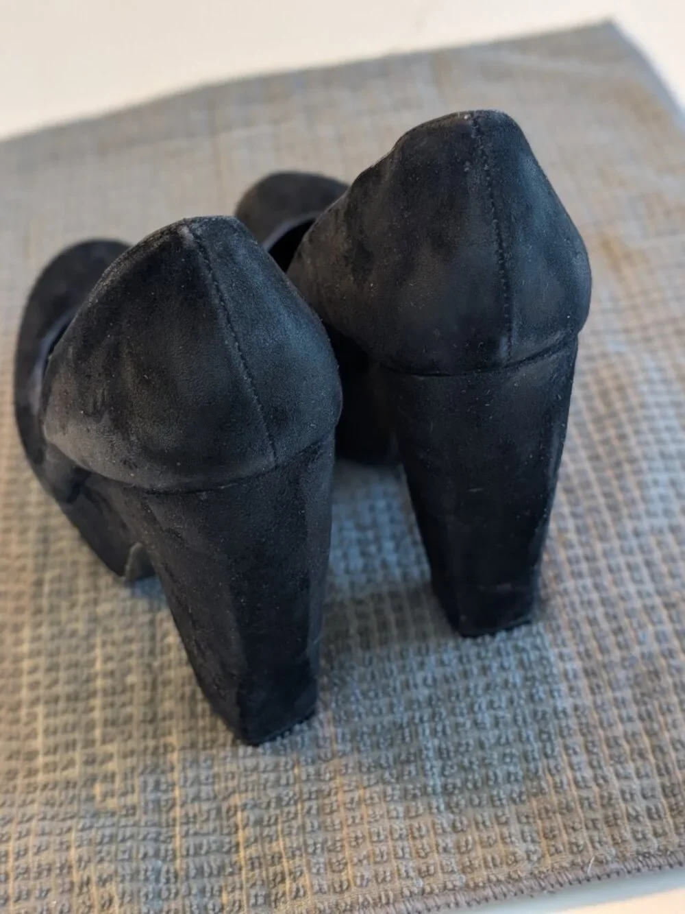 Dolce Vita Brynn Suede Retro Platform Round-Toe Pumps Black 8.5